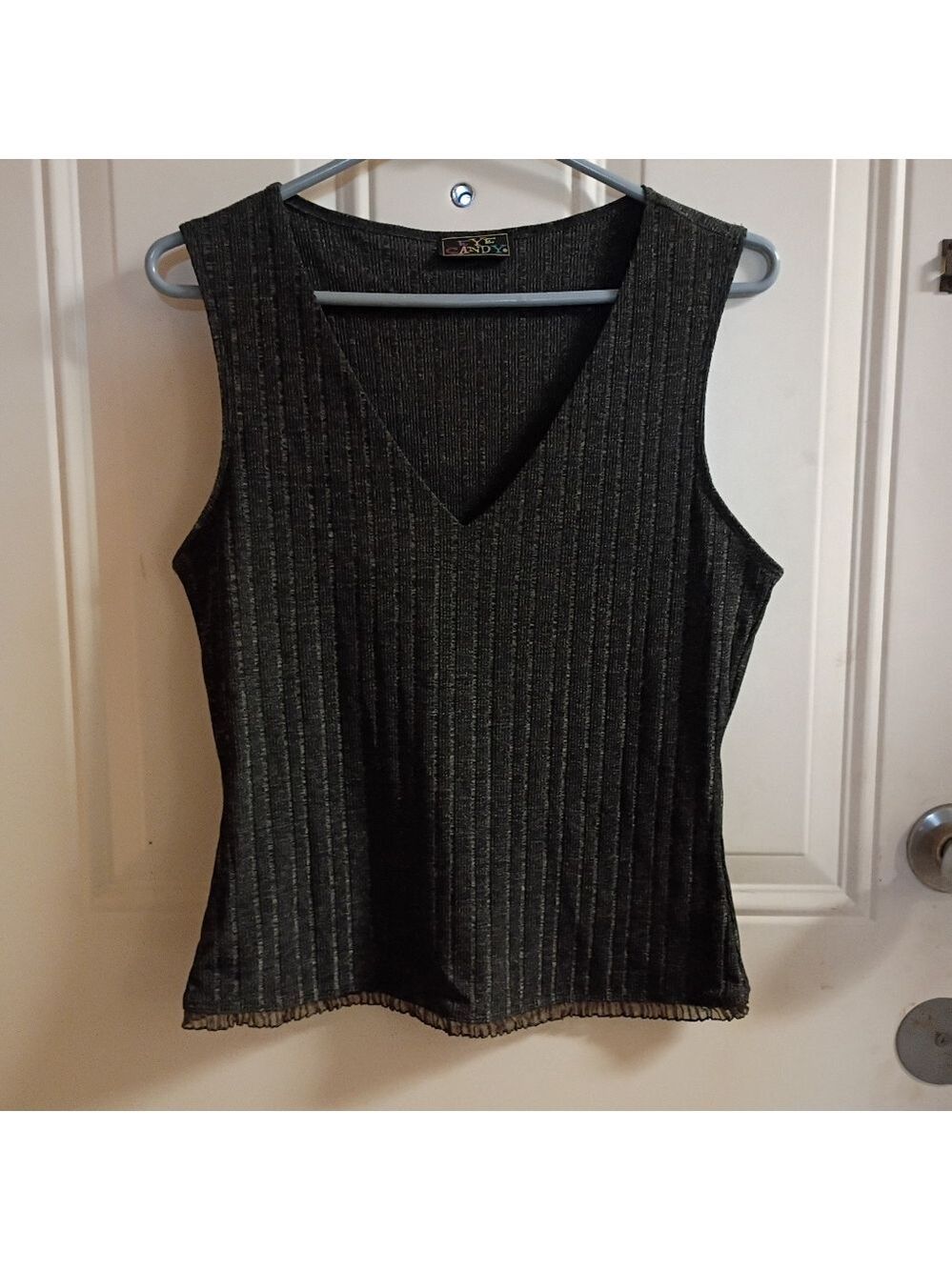 2/$10 Vintage Eye candy Sleeveless V-Neck Ribbed Grey Tank Top
